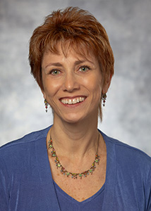 Dr. Elise Leonard, Mohelet
